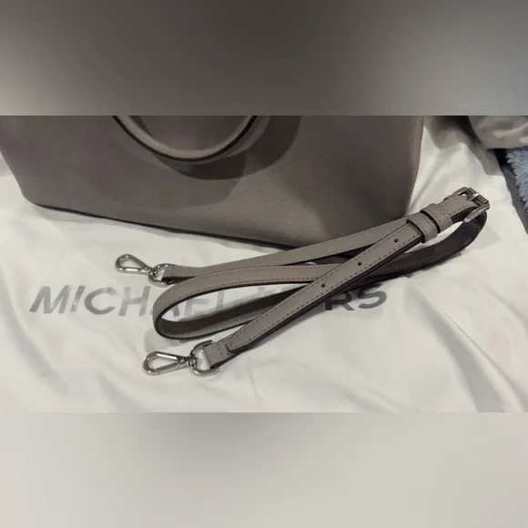 NWT Micheal Kors Savannah Large Saffiano Leather Satchel  (Pearl Grey) - Picture 9 of 12